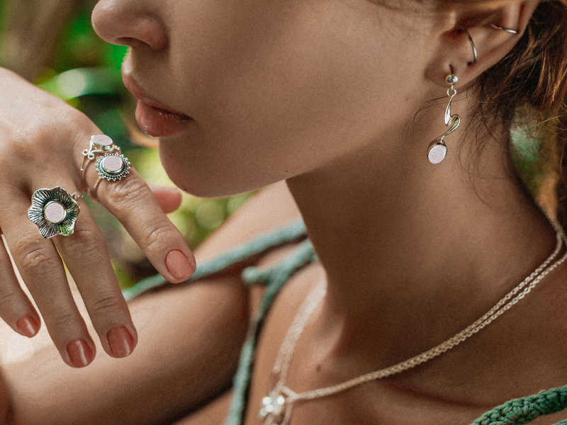 Otherworldly Allure: Super Seven Jewelry That Goes Beyond The Ordinary